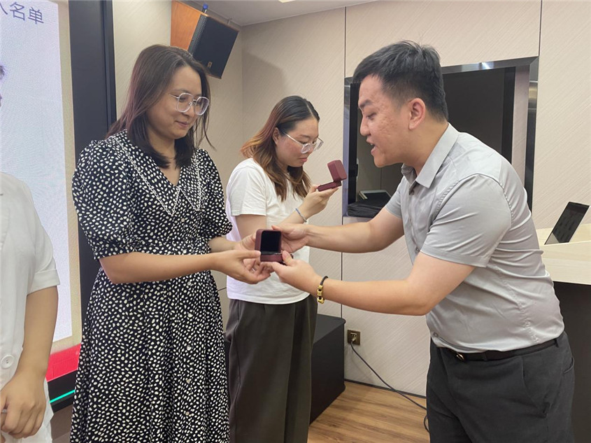 Z6尊龙凯时集团纪念品揭晓仪式